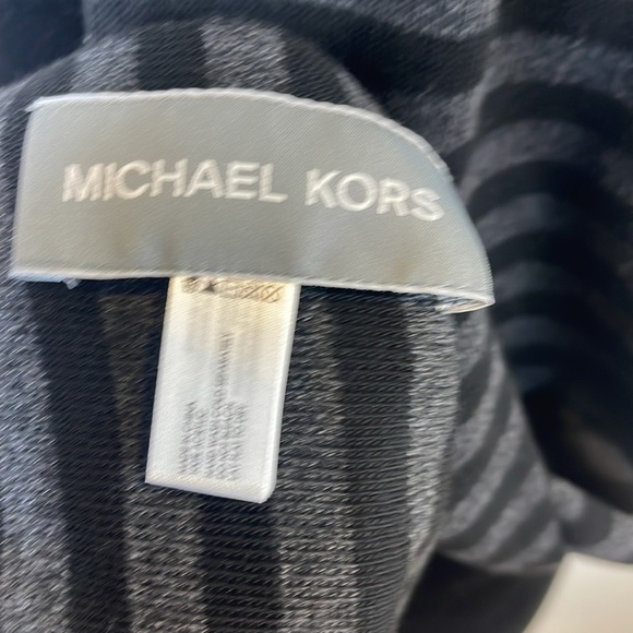 Micheal Kors Striped Black and Grey Knitted Scarf - Picture 3 of 4